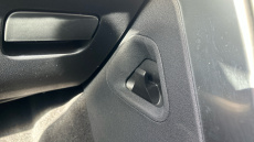 Land Rover Discovery 3.0 D300 S 5dr Auto Diesel Station Wagon